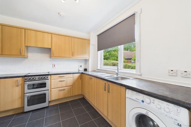 38, Livingstone Drive, Glasgow photo 4