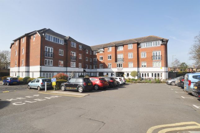 Thumbnail Flat for sale in Bedford Road, Hitchin