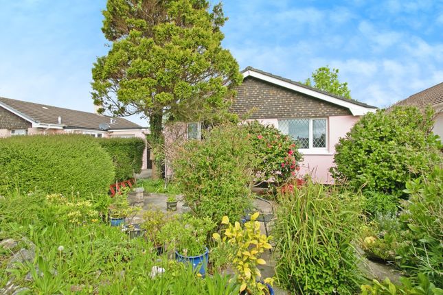 2-bed bungalow on 8, Alexandra Close, Redruth, £250,000