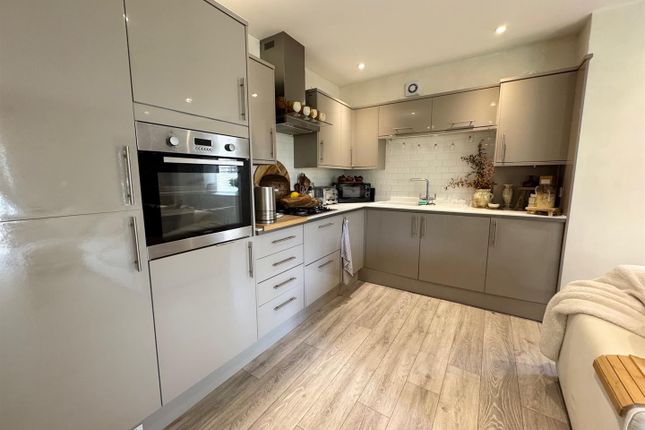 Flat H, Upperdene Court, 4, Westdene Drive, Brighton photo 2