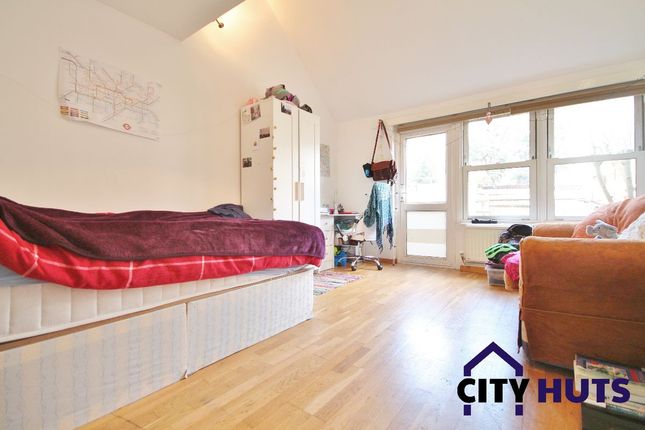Thumbnail Terraced house to rent in Armour Close, London