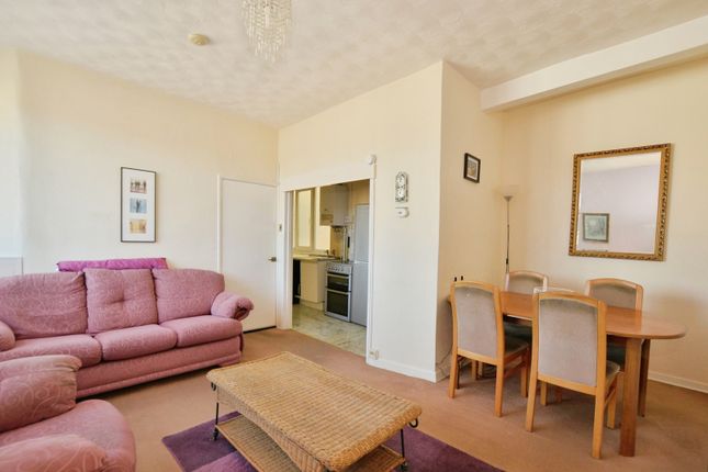 15 Leaside Court,, Clifton Gardens, Kent photo 3