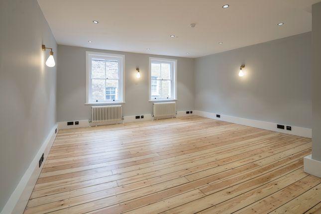 Office to let in Fouberts Place, London