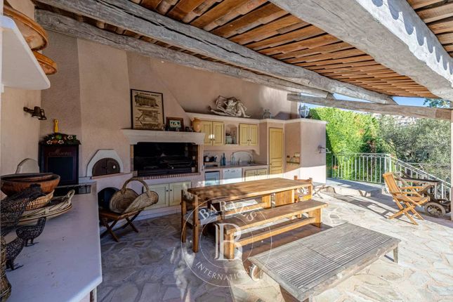 Villa for sale in Cagnes-Sur-Mer, L'hubac, 06800, France