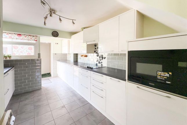 32, Lucking Lane, Bognor Regis photo 3