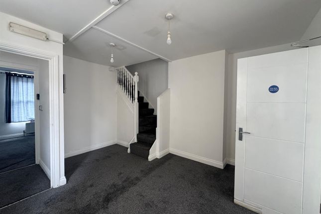 33, Frampton Road, Potters Bar photo 3