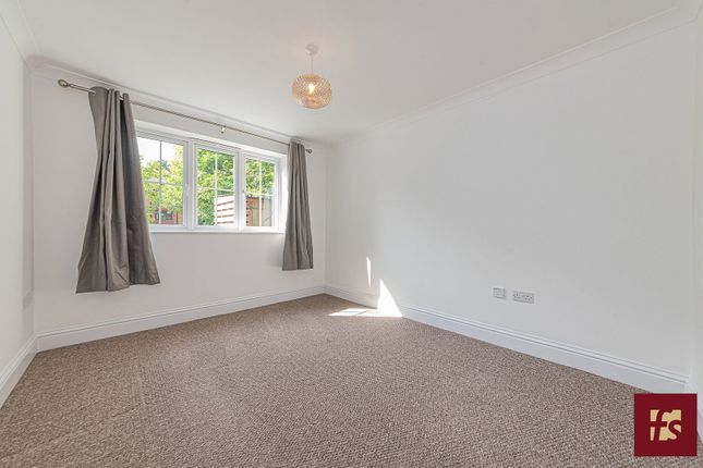 1 Kings Court, 20 Kings Road, Crowthorne photo 4