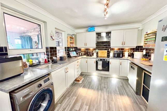34, Devon Street, Leigh photo 3