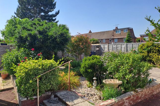 25, Hillview Crescent, East Preston photo 4