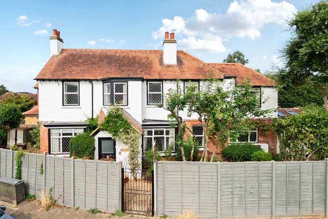 4-bed detached on 21, Crescent Road, Shepperton, £850,000