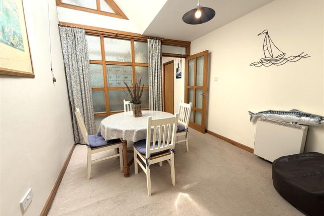Flat 24, The Seed Warehouse, Poole photo 4