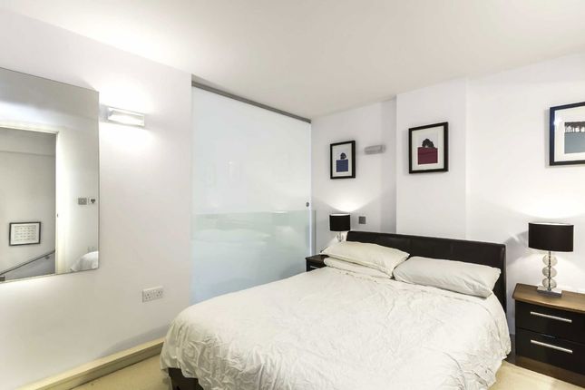 18 Gore House, Drummond Way, London photo 4
