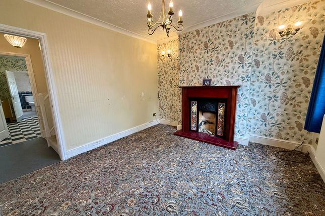 8, Vicarage Road, Swadlincote photo 2