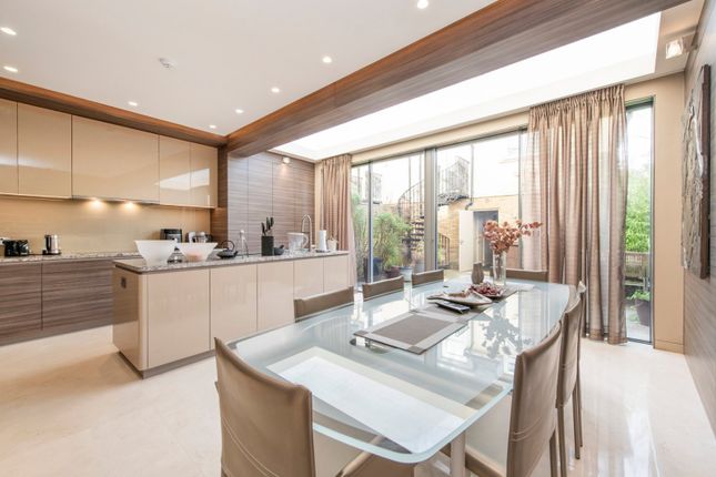 Thumbnail Terraced house to rent in Whitcome Mews, Richmond