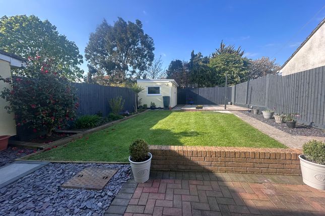 23 Castle Road, Barry photo 2