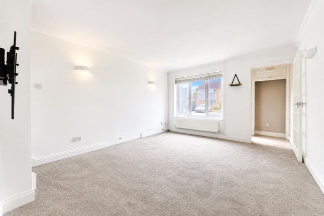 6, Holdenhurst, Ashford photo 3