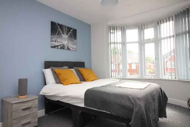 5 Bed Shared Accommodation To Rent In Cliff Gardens