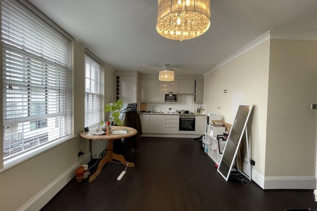 Thumbnail Flat to rent in West Street, Brighton