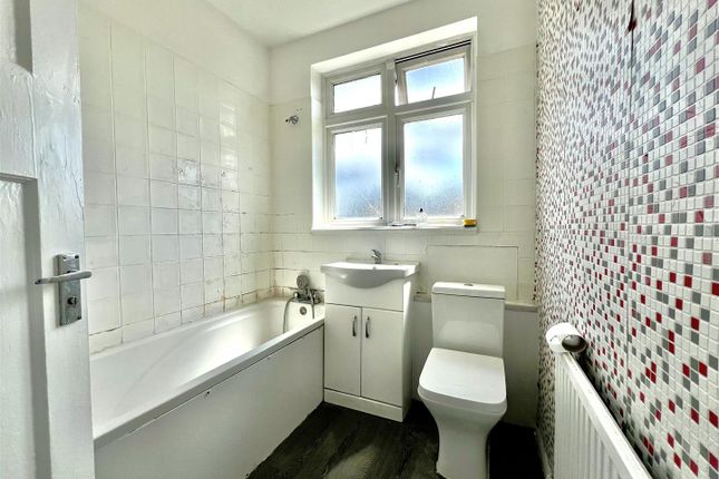Family Bathroom/ WC