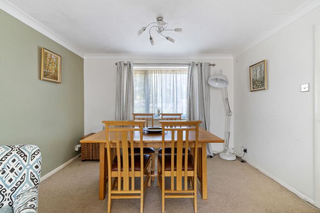 17, Roman Way, Chichester photo 3