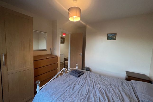 Flat 5, 144 Drummond Street, London photo 5