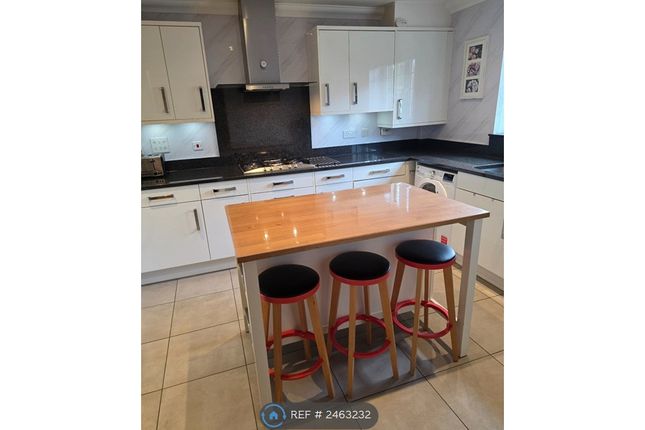 Anmer Close, Tadworth photo 3