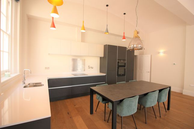 Thumbnail Flat to rent in Magdalen Road, St. Leonards, Exeter
