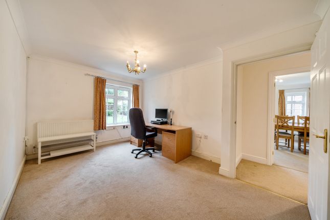 Flat 2, Elder Court, 23, Green Lane, Middlesex photo 4