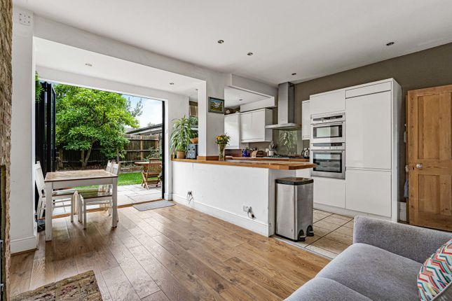 8, King Charles Crescent, Surbiton photo 4
