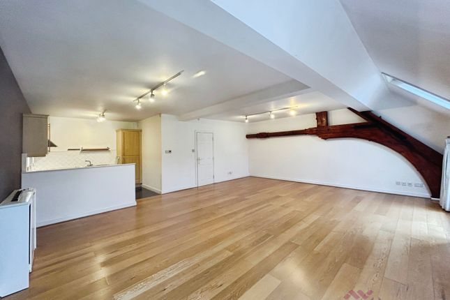 Apt 14, The School House, School Street, Bolton photo 5