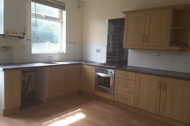 2-bed house on 15, Rowms Lane, SWINTON, £575/mo