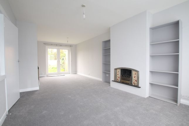 16, Laurel Close, Colnbrook photo 3