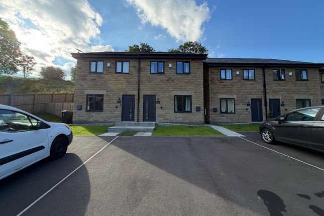 3 bed property for rent in Shawclough View, Rossendale BB4