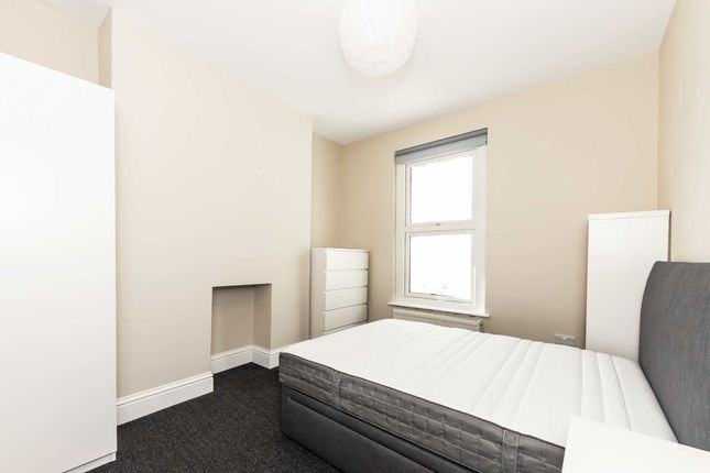 Property to rent in Dalyell Road, London