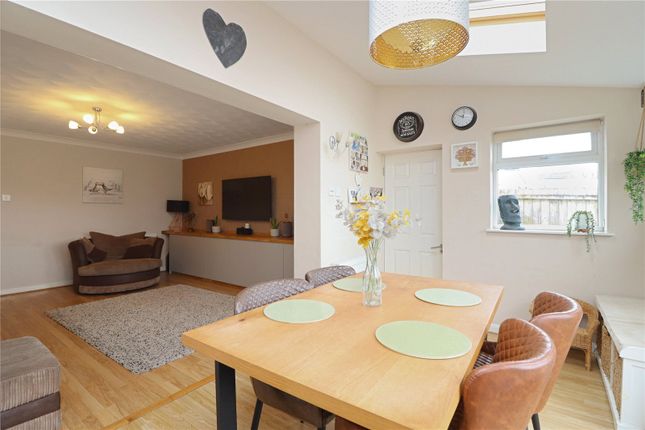 37, Heal Park Crescent, Barnstaple photo 3