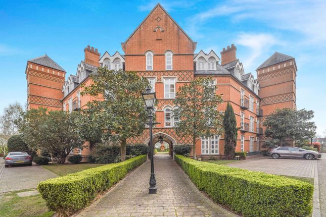 Flat to rent in Gillespie House, Holloway Drive, Virginia Water