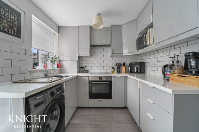 34, Martin Hunt Drive, Colchester photo 4
