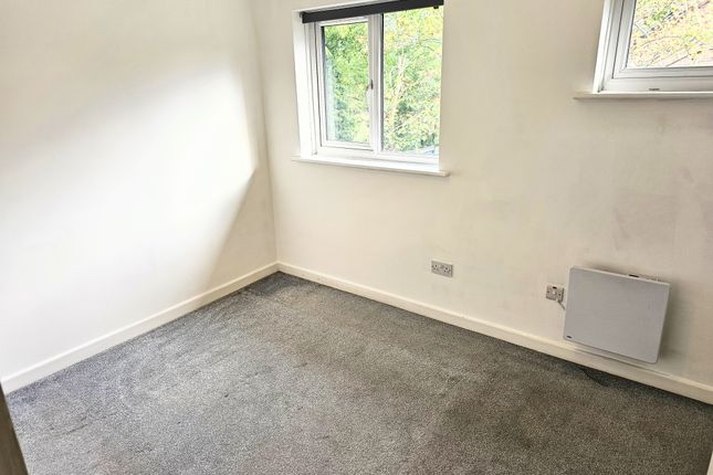 Summertrees Court, New Milton photo 5