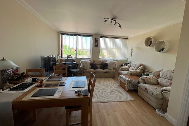 Flat for sale in Summerview Court, Mill Street, Luton