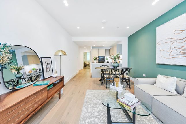 Flat for sale in Chiswick Green, Chiswick High Road