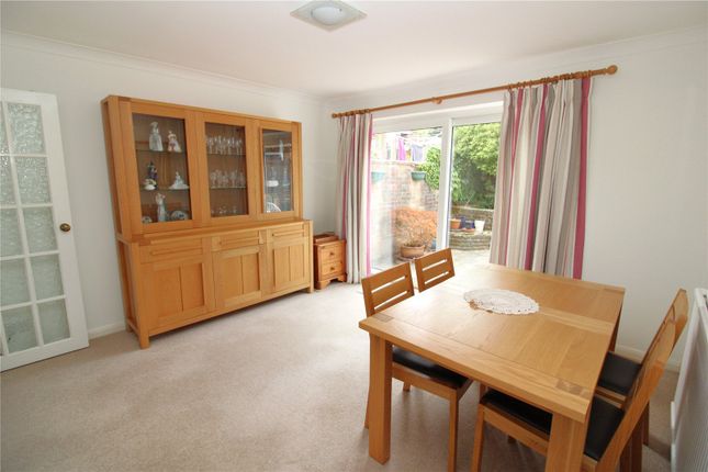 49, Beaufort Avenue, Hampshire photo 3
