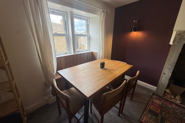 RANDOM COTTAGE, Underbank, HOLMFIRTH photo 3