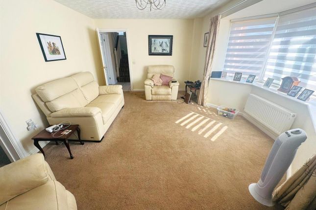7, Clos Bryn Haul, Llanelli photo 3