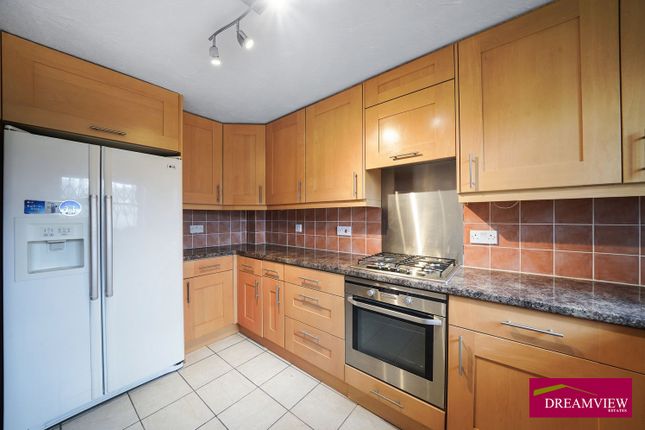 Flat for sale in Woodlands, Golders Green
