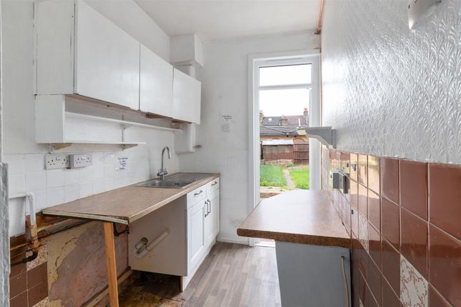 93, Sydney Road, Raynes Park photo 4