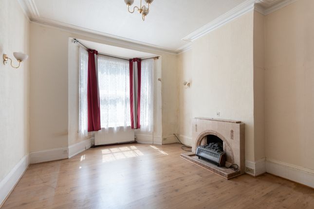 36 Ferndale Road, Leytonstone, London photo 3
