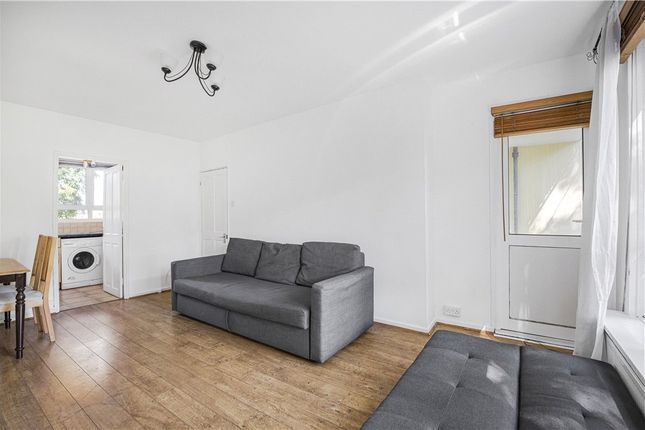 Thumbnail Flat for sale in Heather Close, London