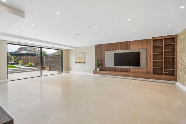 23b, Flambard Road, Harrow photo 2