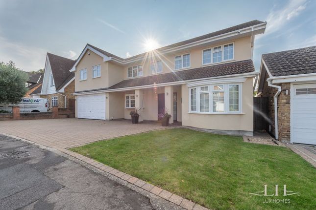 Detached house for sale in Fairlawns Close, Hornchurch RM11