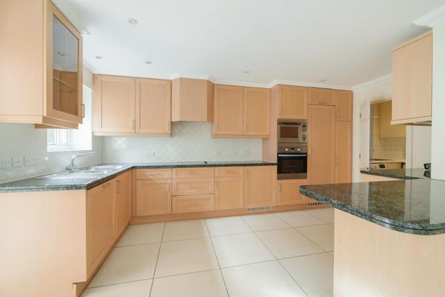 Sandy Lane, Virginia Water photo 2